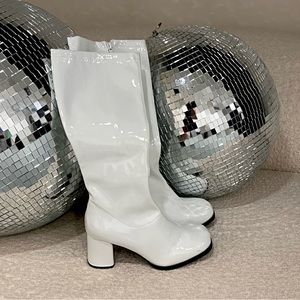SOLD! Do not buy! GoGo300 White Patent GoGo Boots 🤍🪩✨